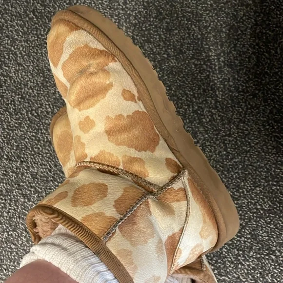 Cow Print 🐮 Ugg - Picture 6 of 6